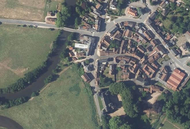 Vue aérienne Marché Jaligny-sur-Besbre, Jaligny-sur-Besbre