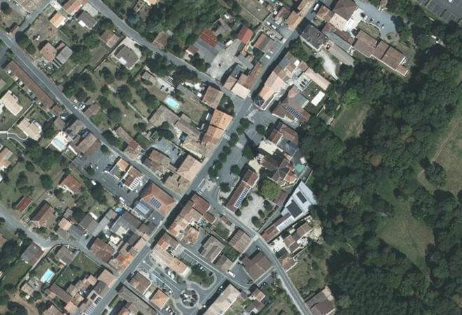 Vue aérienne Marché Jeudi Matin, Saint-Genis-de-Saintonge