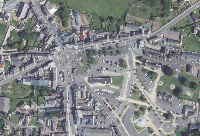 Vue aérienne Marché le jeudi matin, Le Molay-Littry