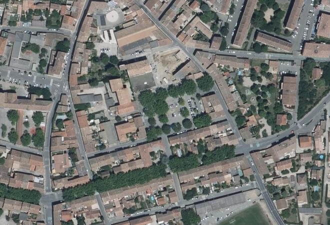 Vue aérienne Marché paysan, Pertuis