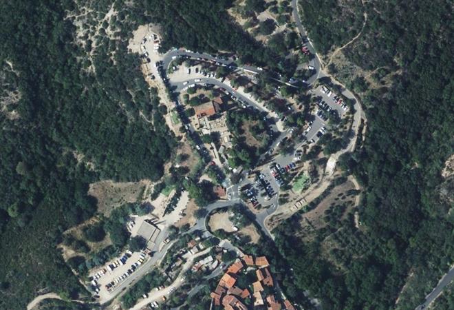 Vue aérienne Marché pittoresque, Castelnou