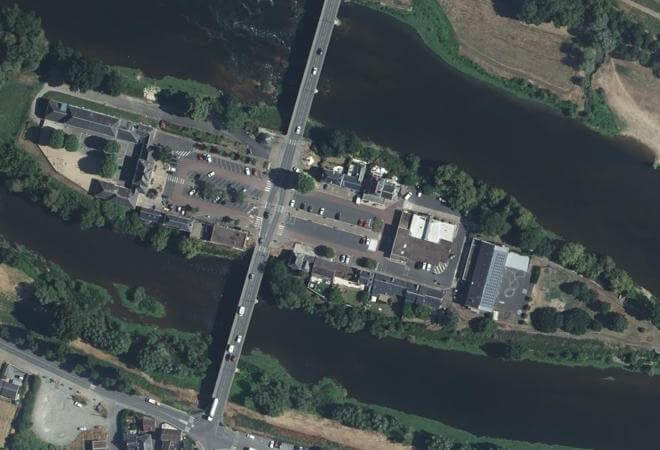 Vue aérienne Marché place Bouchard, L'Île-Bouchard