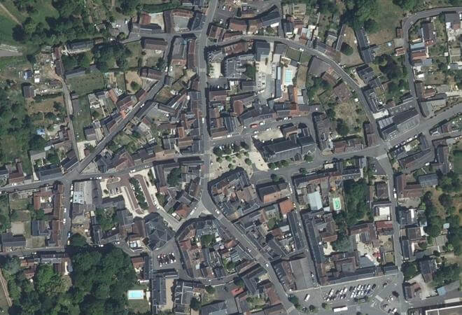 Vue aérienne Marché Place de l'Eglise, Ligueil