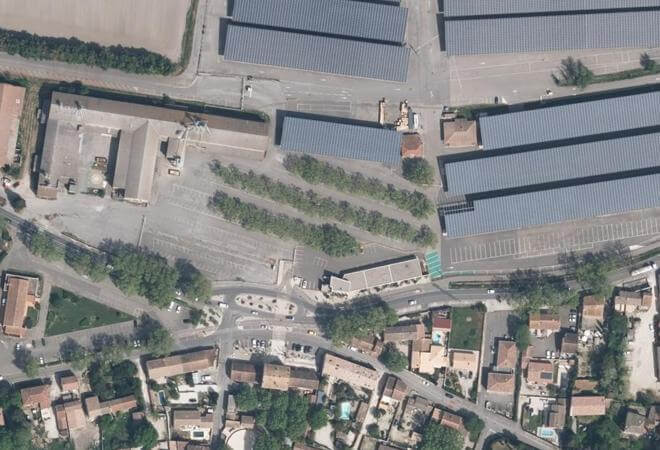 Vue aérienne Marché, Saint-Étienne-du-Grès