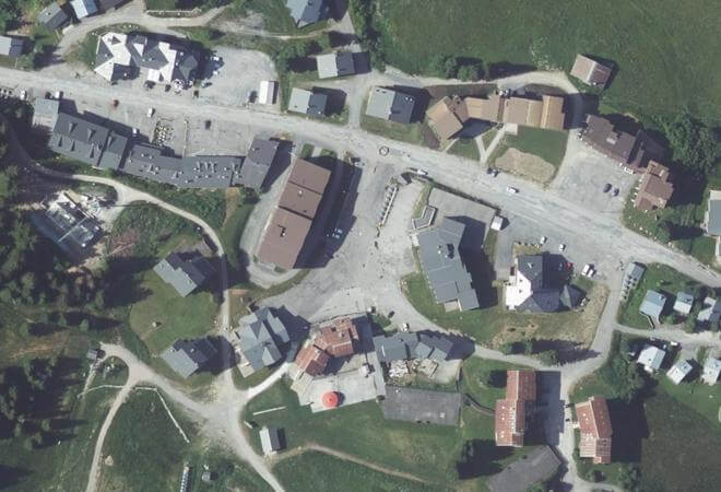 Vue aérienne Marché Savoyard, Taninges