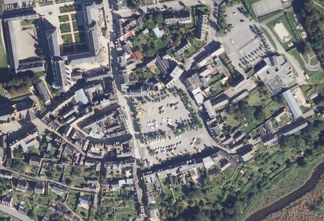 Vue aérienne Marché tous les jeudis, Pont-Croix