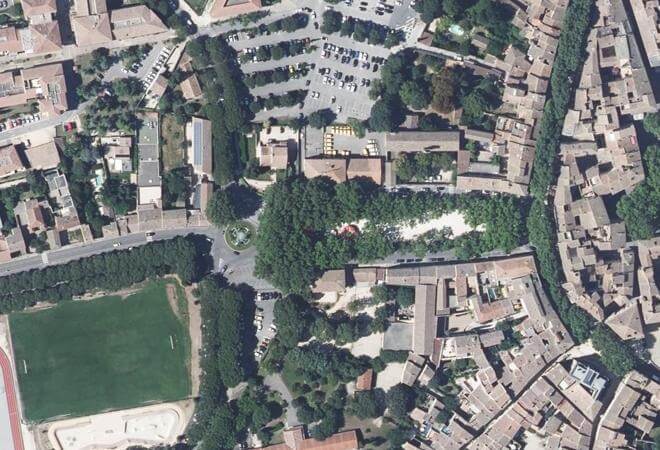 Vue aérienne Marché, Uzès