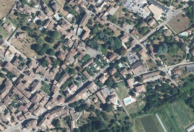 Vue aérienne Place Aristide Briand, Saint-Alban-Auriolles