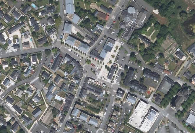 Vue aérienne Place de la Mairie, Verrières-en-Anjou
