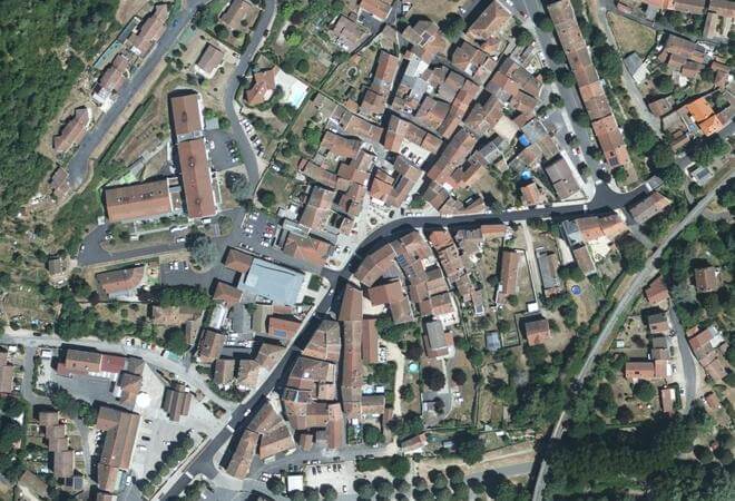 Vue aérienne Place de la Mairie, Vorey