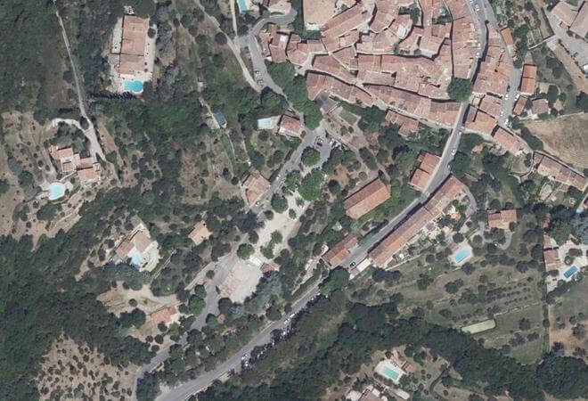 Vue aérienne Place de la République, Seillans