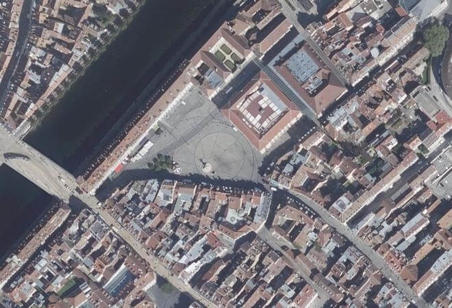 Vue aérienne Place de la révolution, Besançon