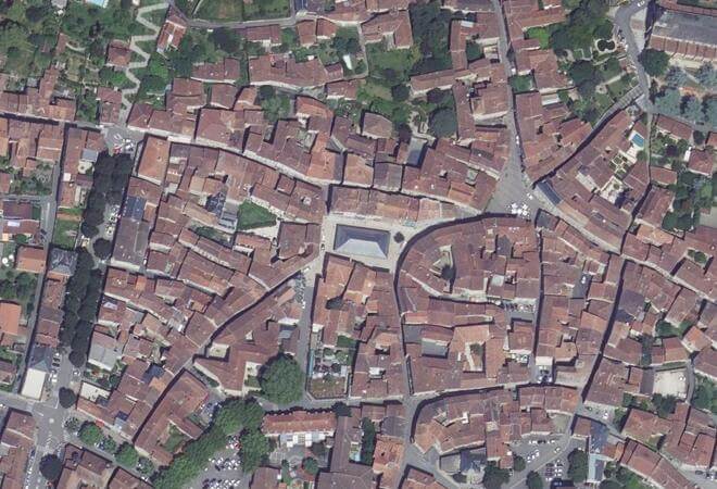 Vue aérienne Place du marché, Figeac