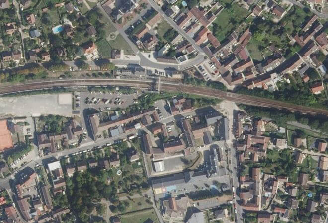 Vue aérienne Place du Marché, Juziers