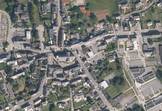 Vue aérienne Place du Marché, Plumelec