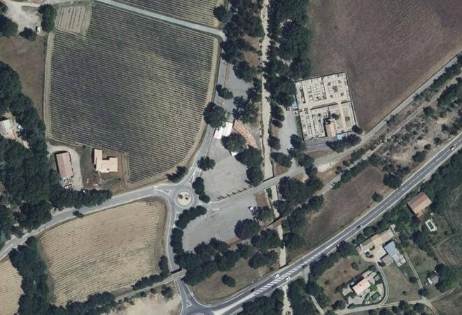 Vue aérienne Place Edmond Jugy, Aiglun