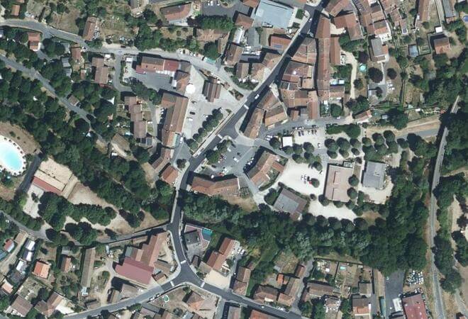 Vue aérienne Place Henri Champagnac, Vorey
