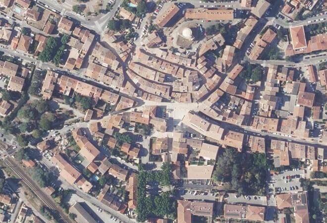 Vue aérienne Place Le Bigot, Puget-sur-Argens