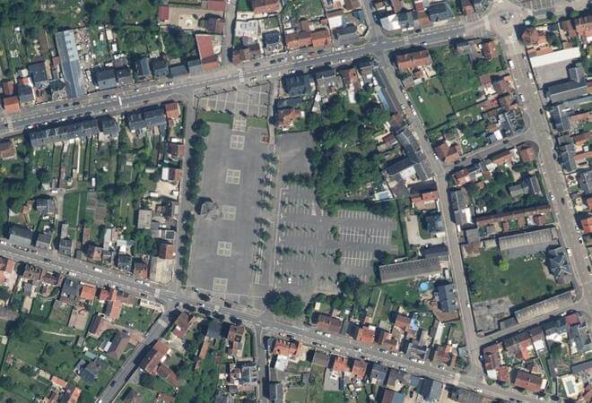 Vue aérienne Place Léon Lhérondelle, Tergnier
